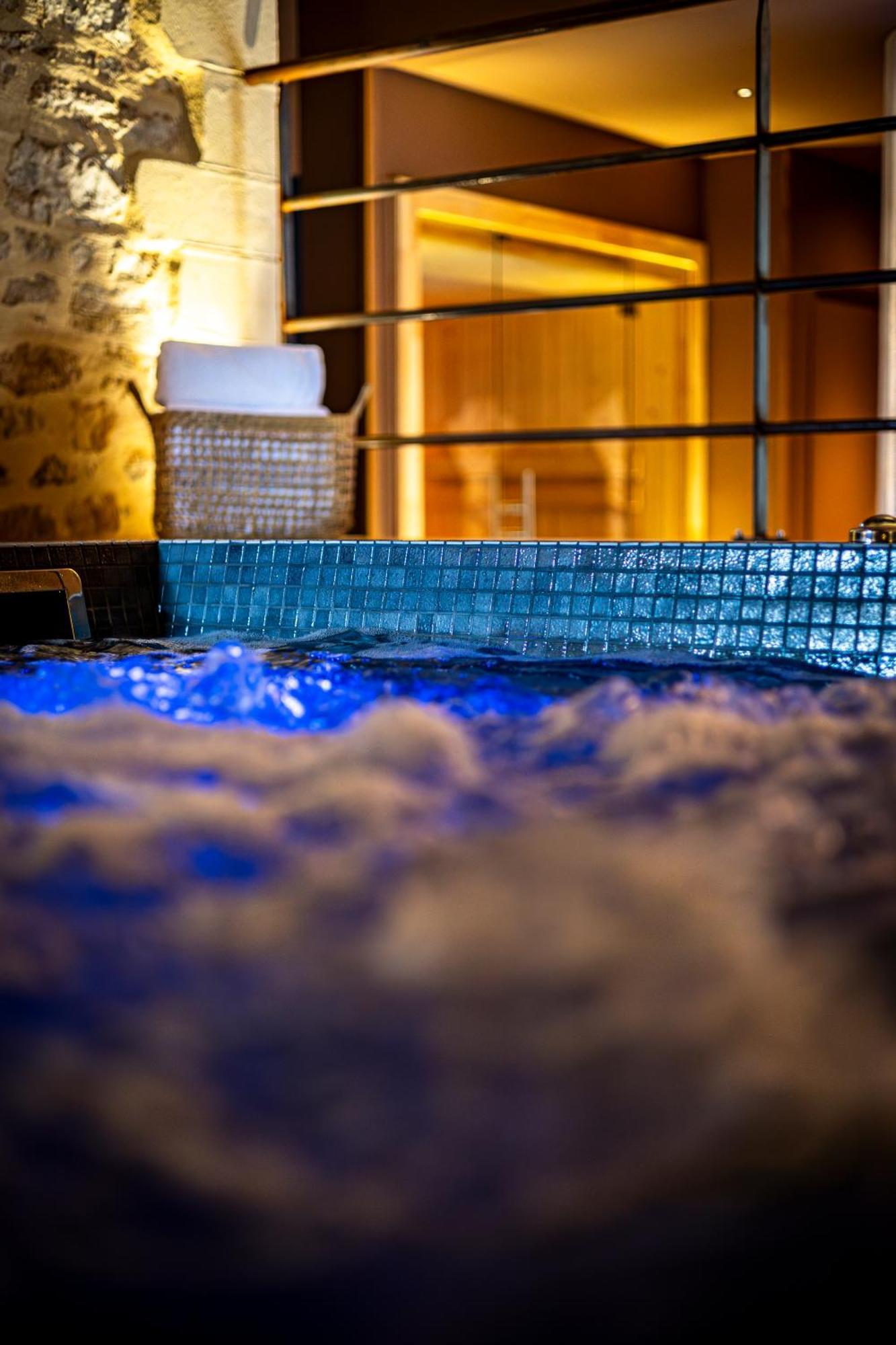 Domaine De Rymska & Spa - Relais & Chateaux Saint-Jean-de-Trézy Exteriör bild