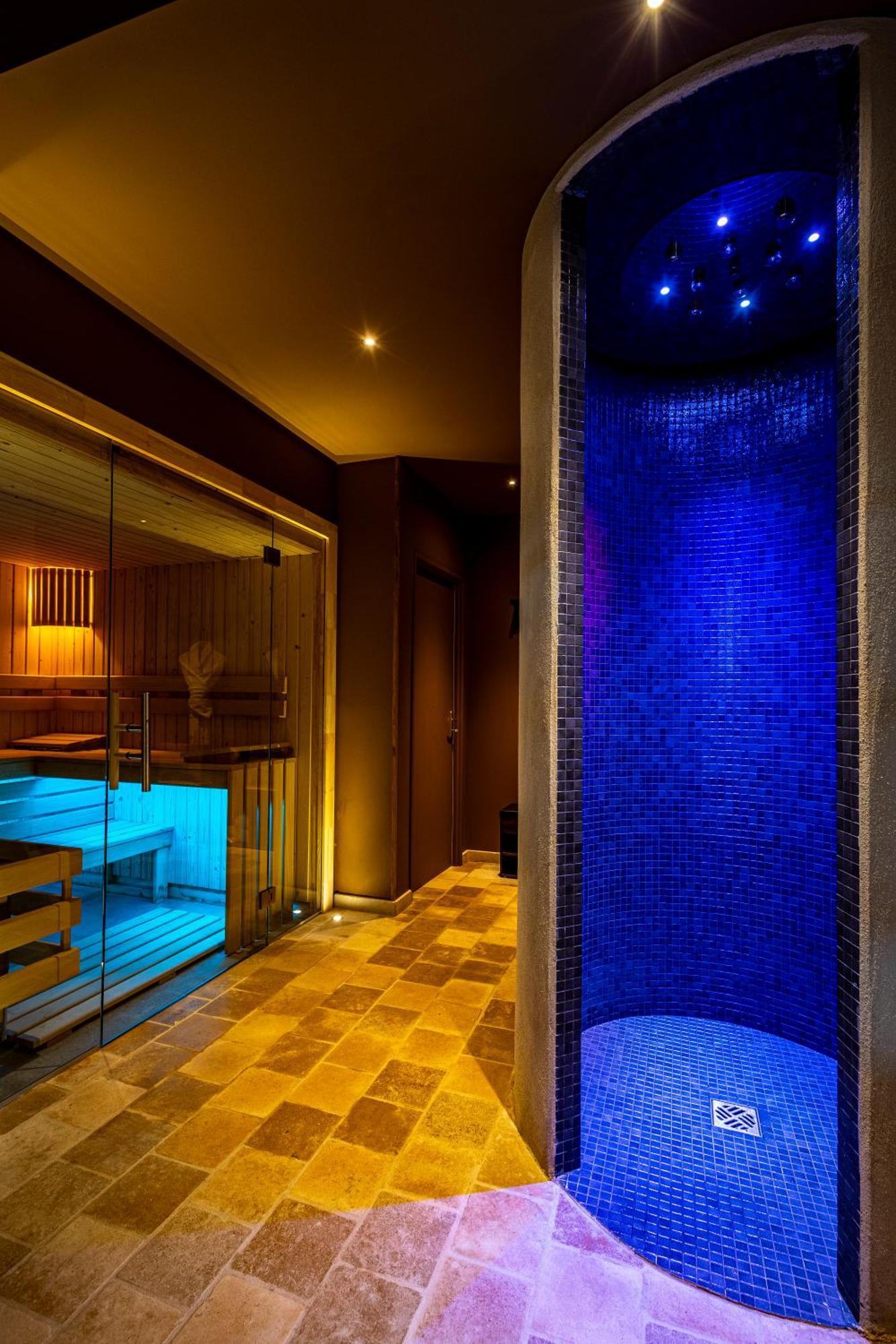 Domaine De Rymska & Spa - Relais & Chateaux Saint-Jean-de-Trézy Exteriör bild