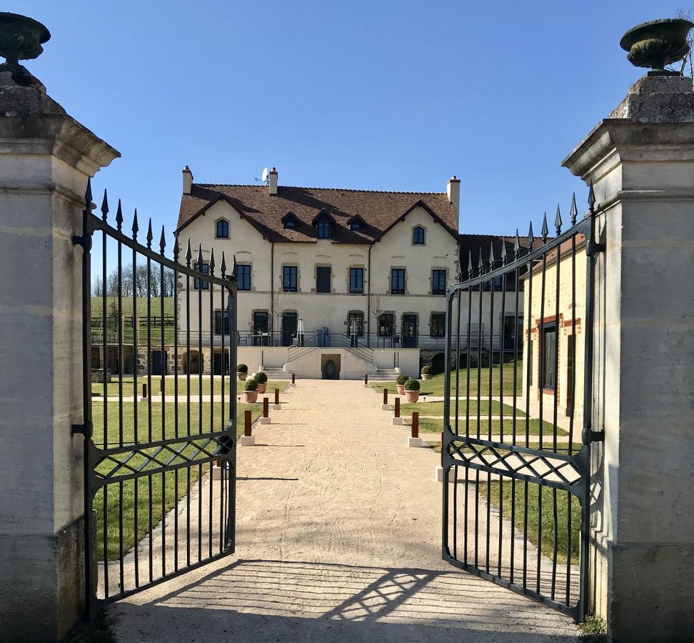 Domaine De Rymska & Spa - Relais & Chateaux Saint-Jean-de-Trézy Exteriör bild