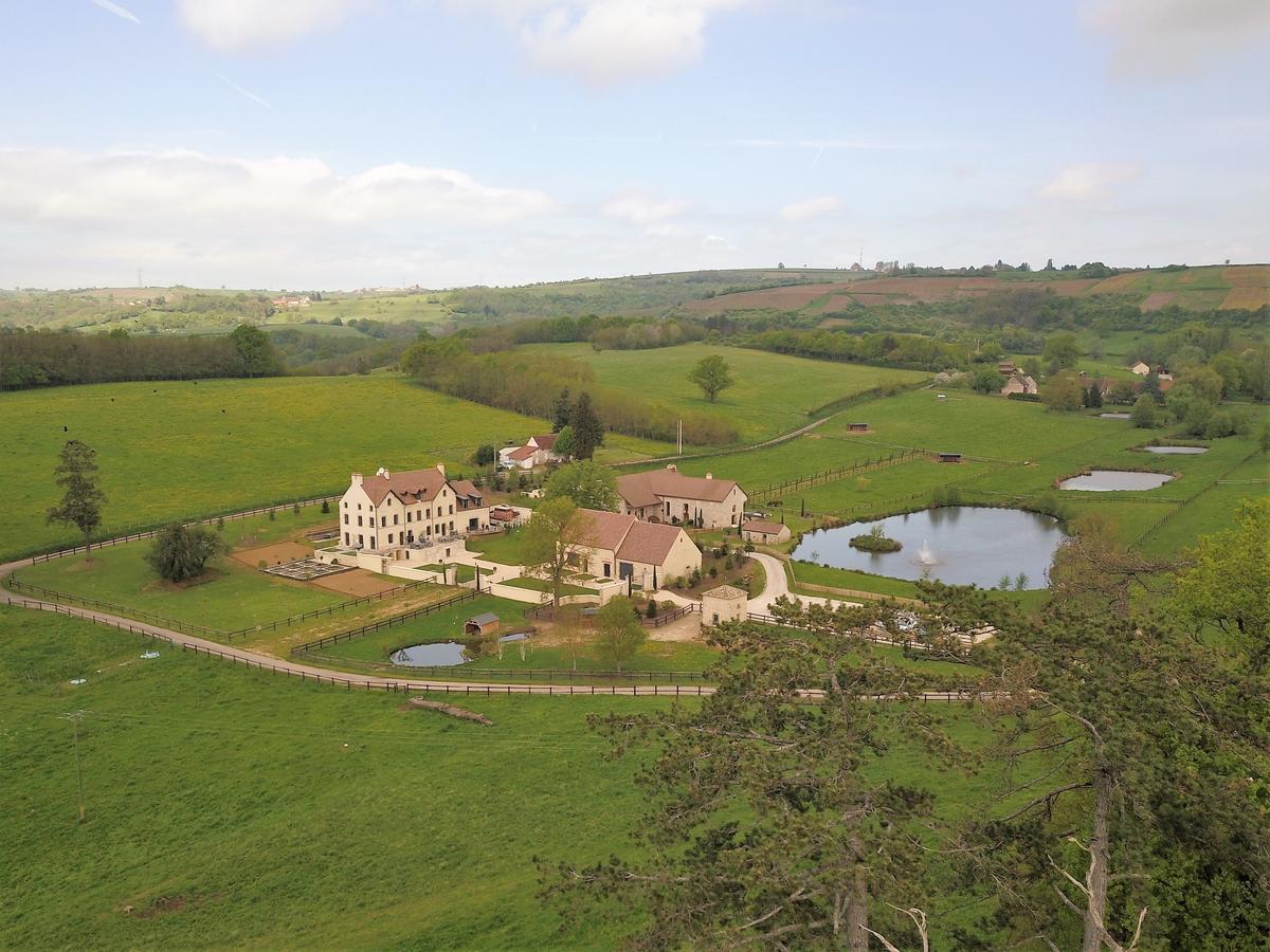 Domaine De Rymska & Spa - Relais & Chateaux Saint-Jean-de-Trézy Exteriör bild