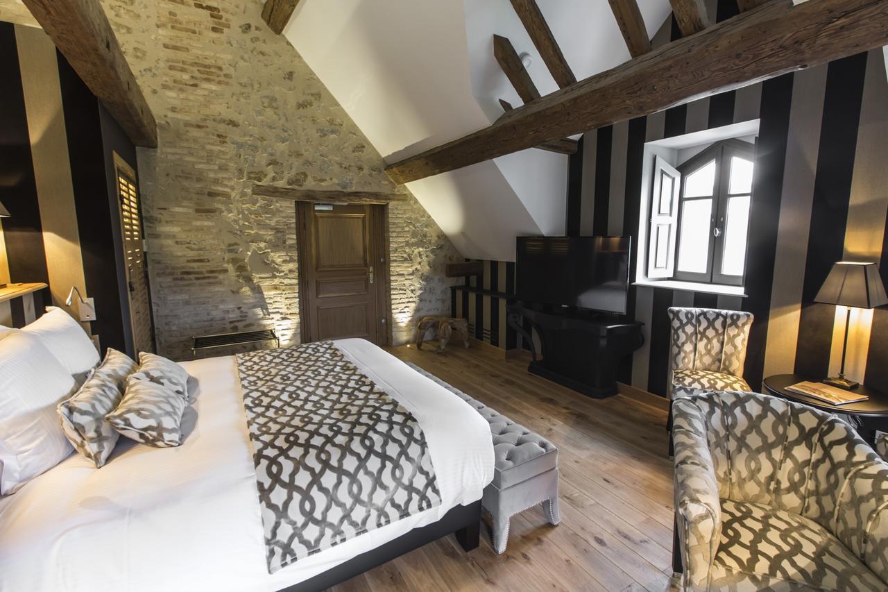 Domaine De Rymska & Spa - Relais & Chateaux Saint-Jean-de-Trézy Exteriör bild